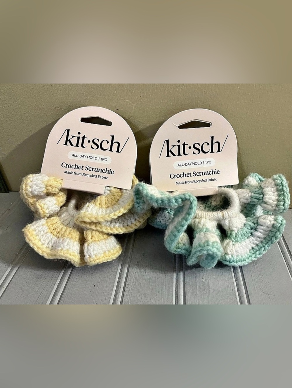 Kitsch Crochet Scrunchie Set Chunky Knit Green White Yellow Hair Accessory NWT